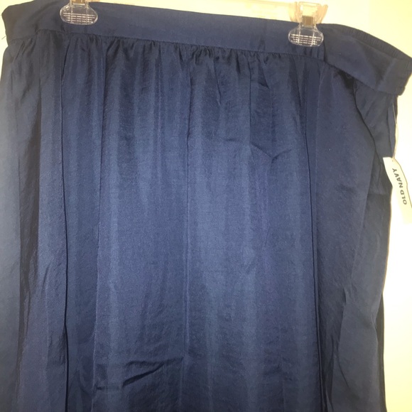 Old Navy Maxi skirt - Picture 4 of 7